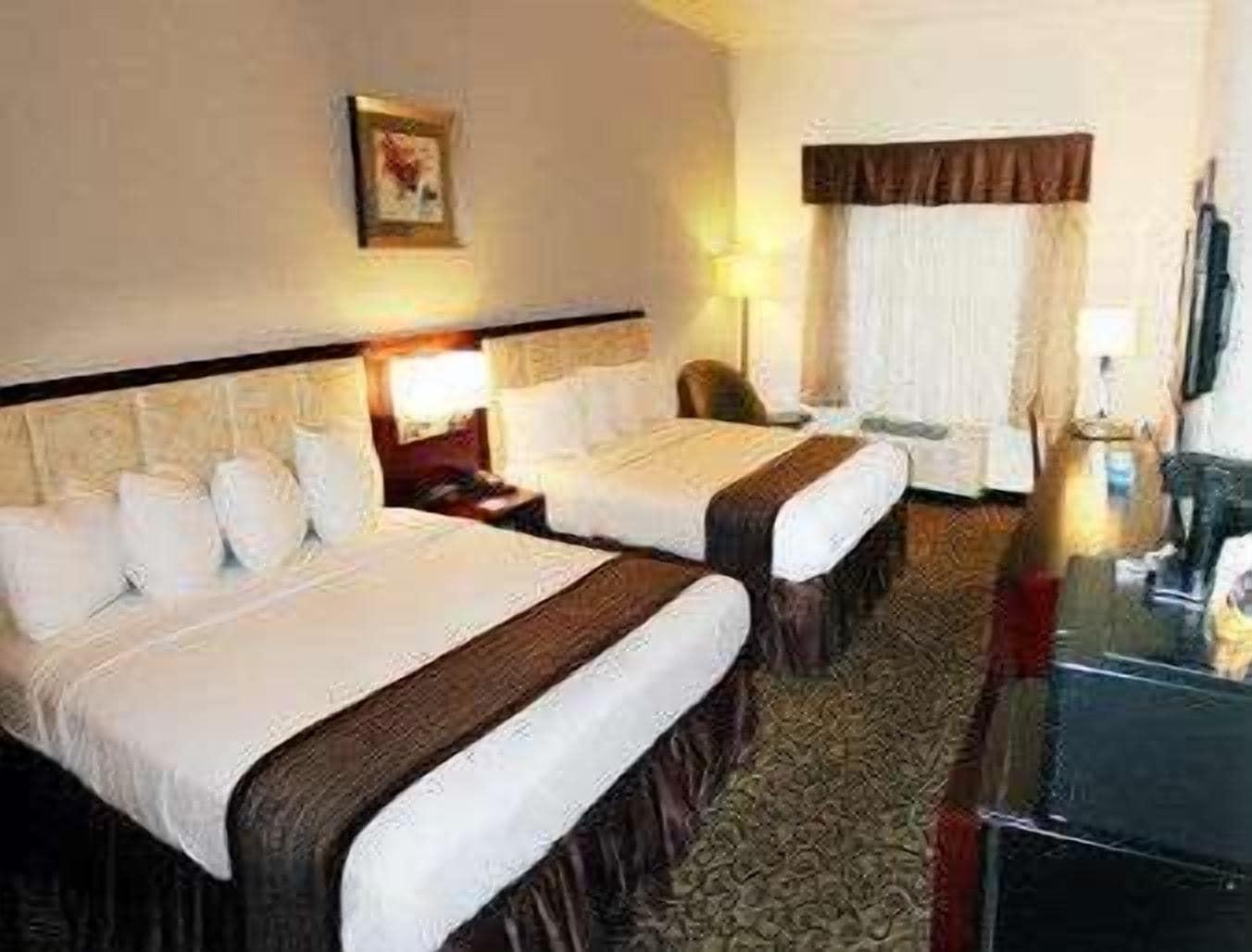 Baymont By Wyndham Columbia Fort Jackson Exterior foto
