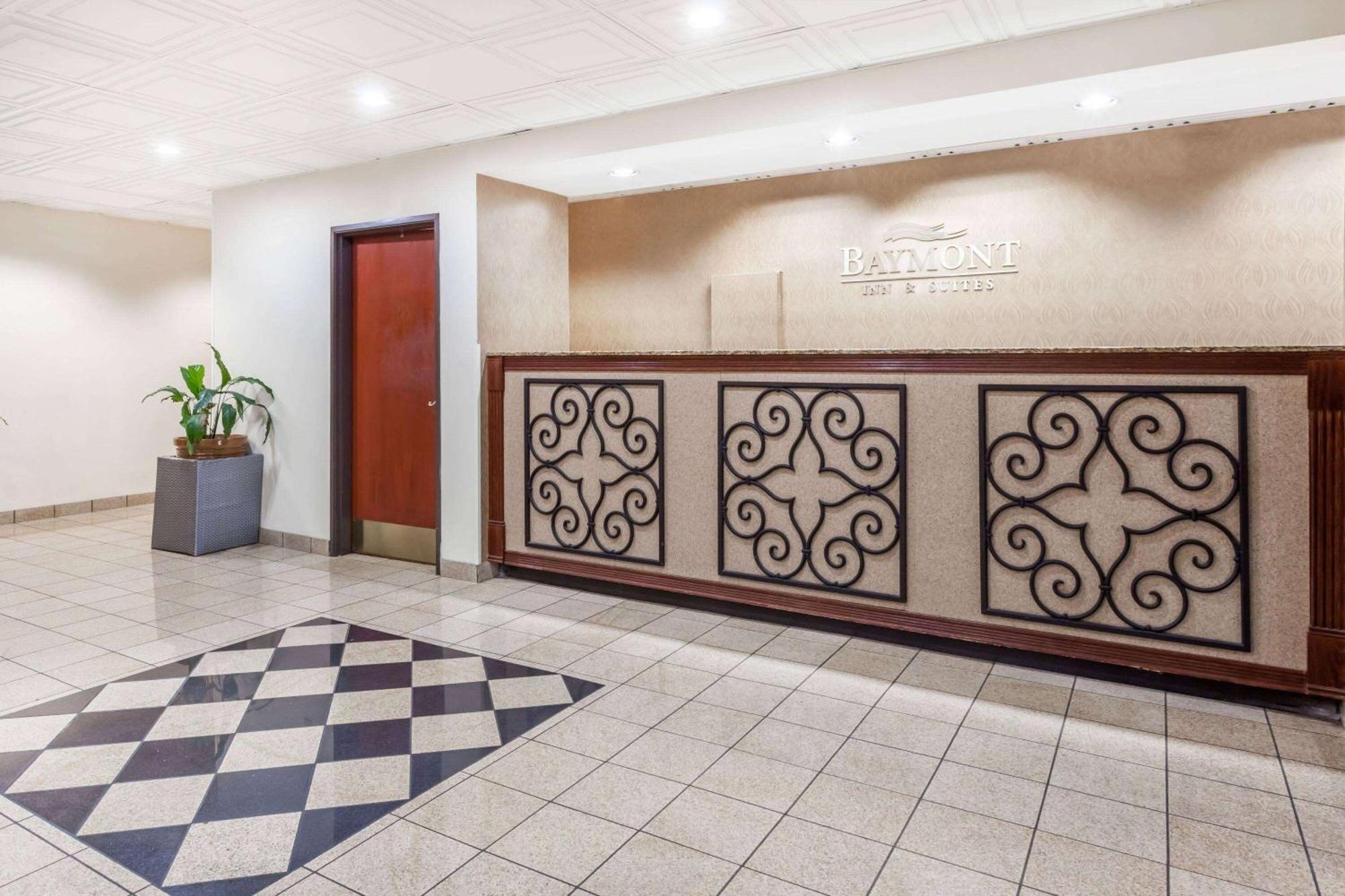 Baymont By Wyndham Columbia Fort Jackson Exterior foto