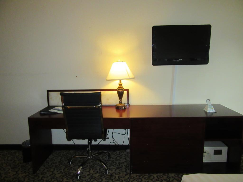 Baymont By Wyndham Columbia Fort Jackson Exterior foto