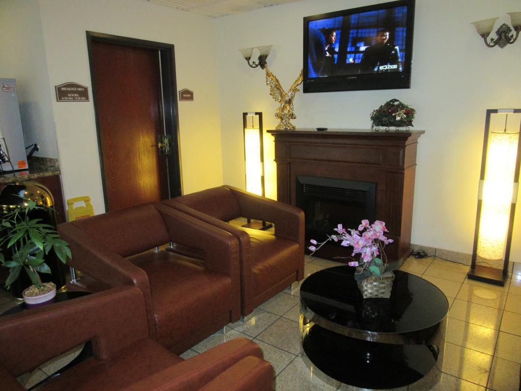 Baymont By Wyndham Columbia Fort Jackson Exterior foto