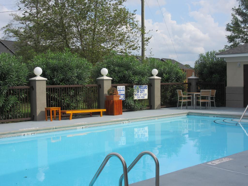 Baymont By Wyndham Columbia Fort Jackson Exterior foto