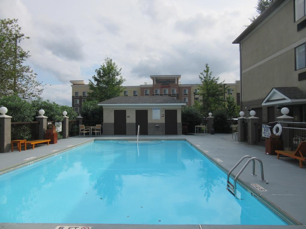 Baymont By Wyndham Columbia Fort Jackson Exterior foto