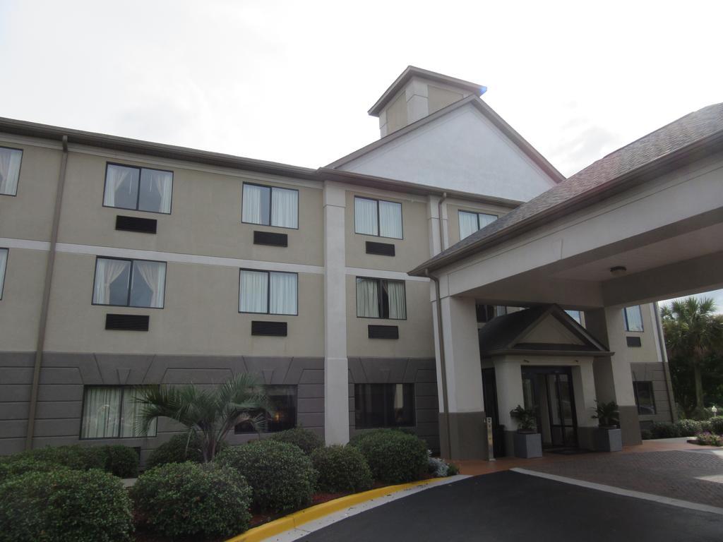Baymont By Wyndham Columbia Fort Jackson Exterior foto