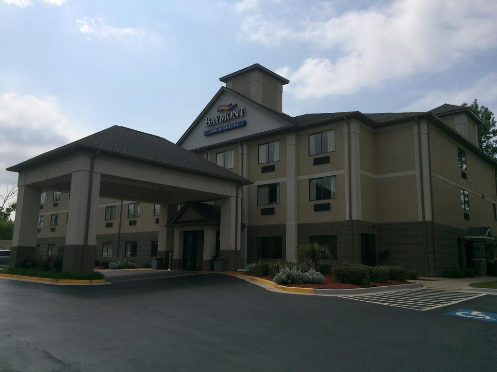 Baymont By Wyndham Columbia Fort Jackson Exterior foto