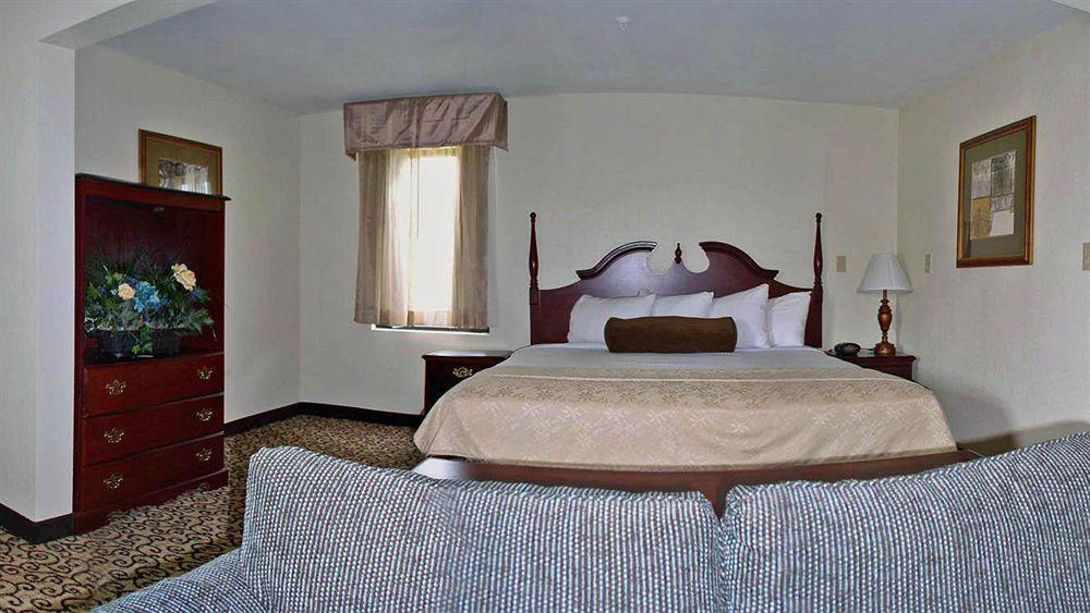 Baymont By Wyndham Columbia Fort Jackson Exterior foto